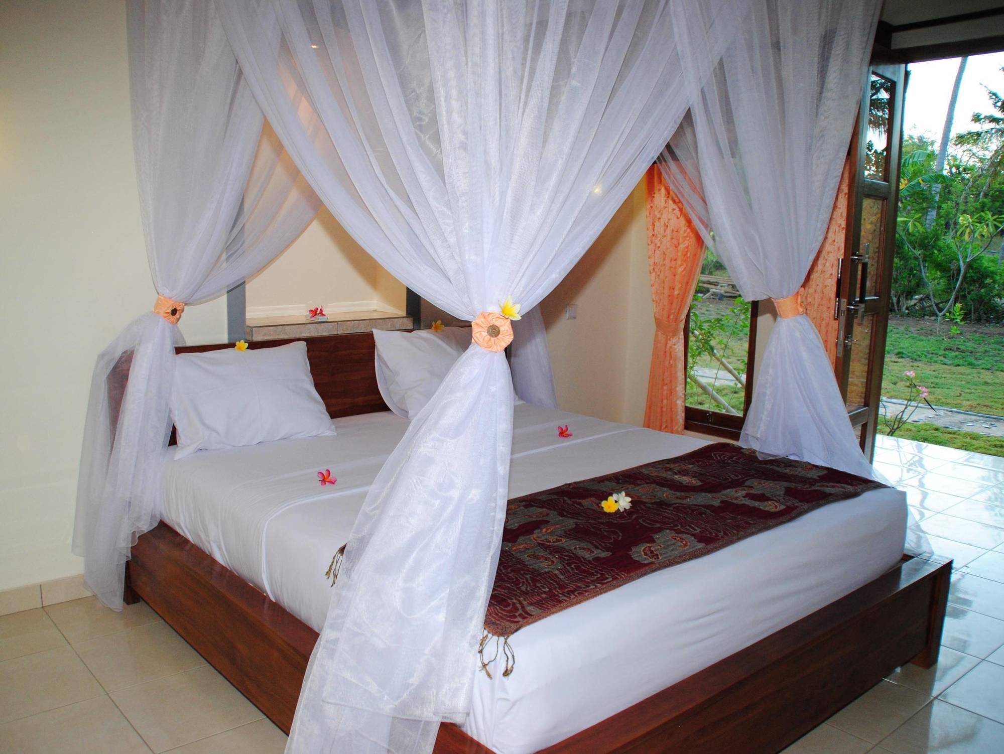 Tiara Homestay Pemuteran Exterior foto